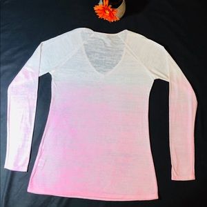 🦋FREE SOCIETY Women’s Long Sleeve Top!